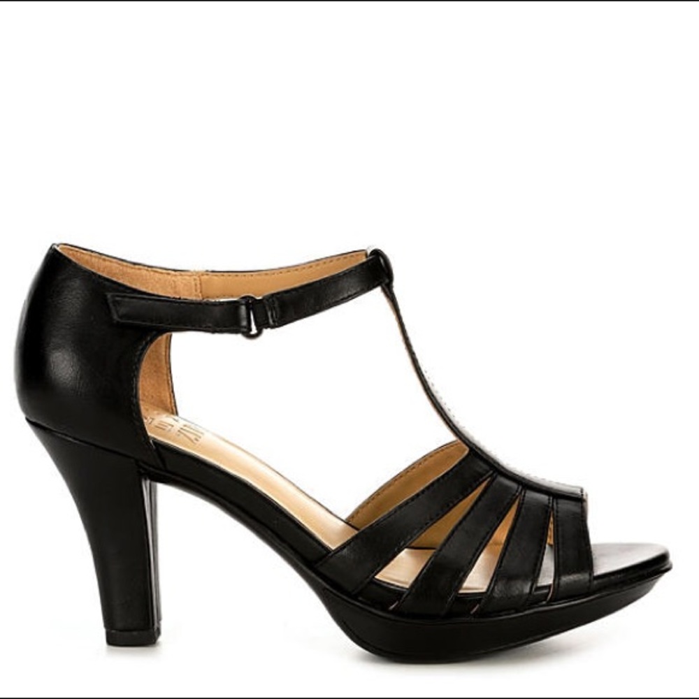 NWOT Black Naturalizer Delight heels